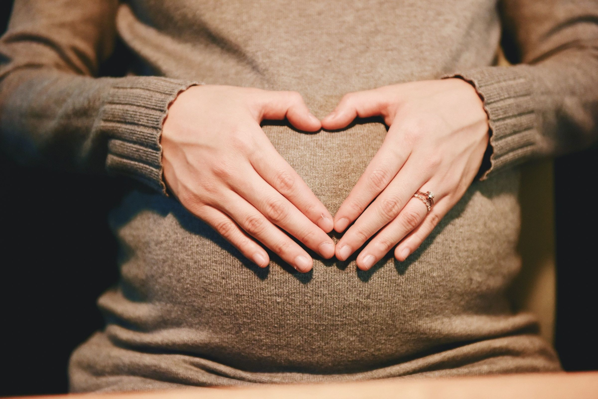En graviditetspude er en perfekt gave til den kommende mor - læs her hvorfor